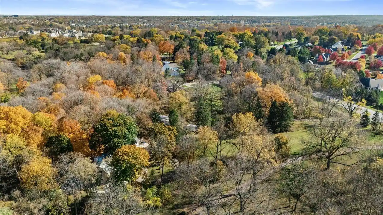 Photo 4 of Single family home for sale at N56w21758 Silver Spring Dr, Menomonee Falls, WI 53051 | MLS# 1985789 | Listing updated on 2026-10-29