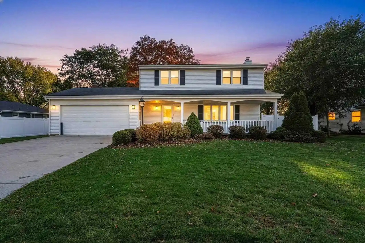 Single family home for sale at 3901 Delahaut St, Green Bay, WI 54301 | MLS# 50334779