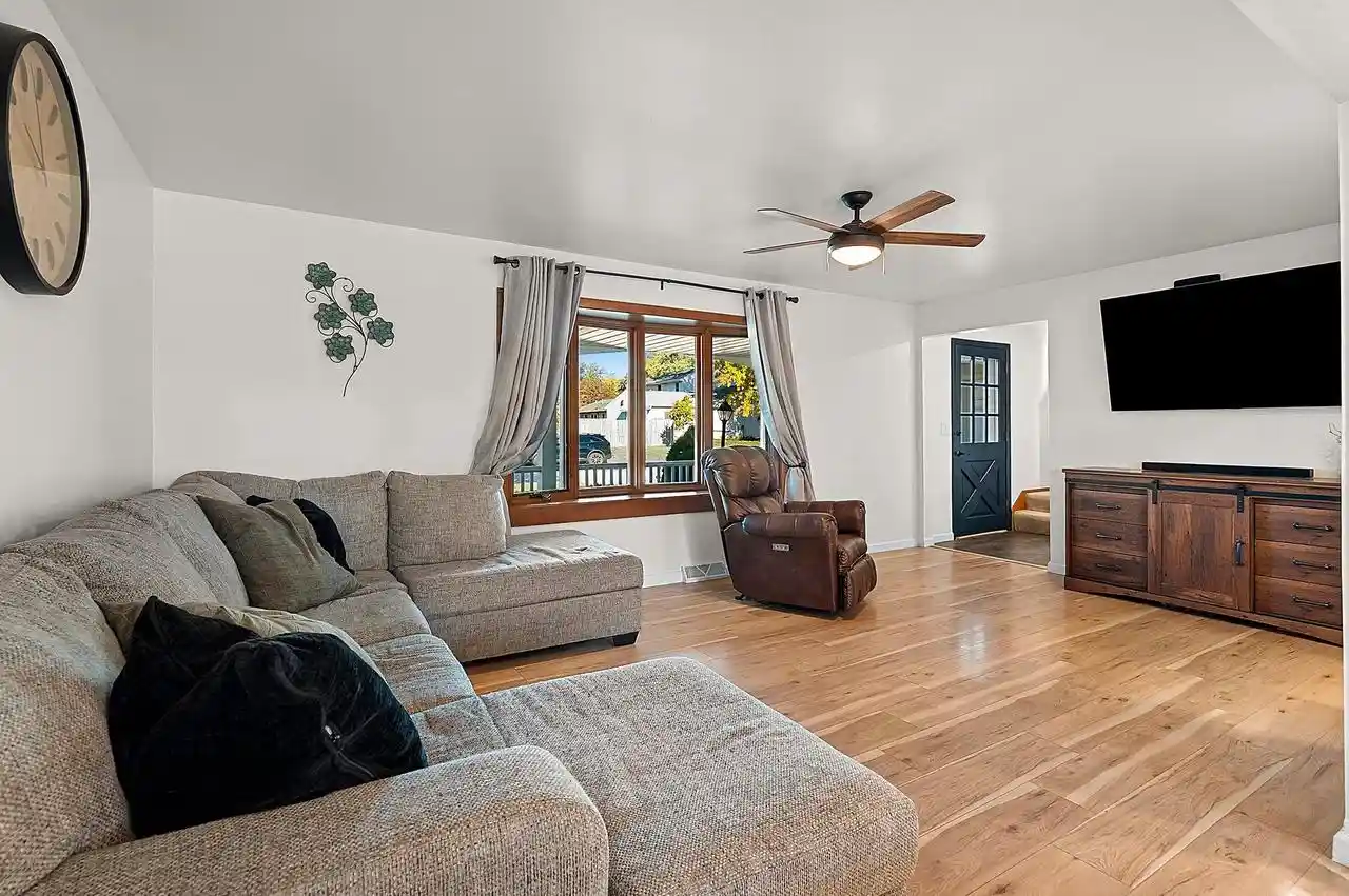 Photo 3 of Single family home for sale at 3901 Delahaut St, Green Bay, WI 54301 | MLS# 50334779 | Listing updated on 2026-10-22