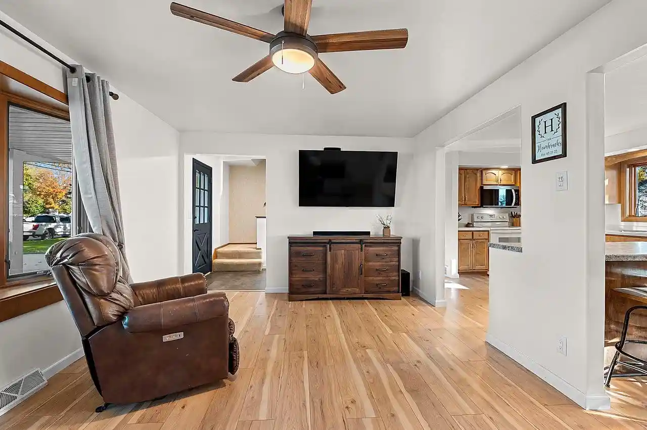 Photo 4 of Single family home for sale at 3901 Delahaut St, Green Bay, WI 54301 | MLS# 50334779 | Listing updated on 2026-10-22