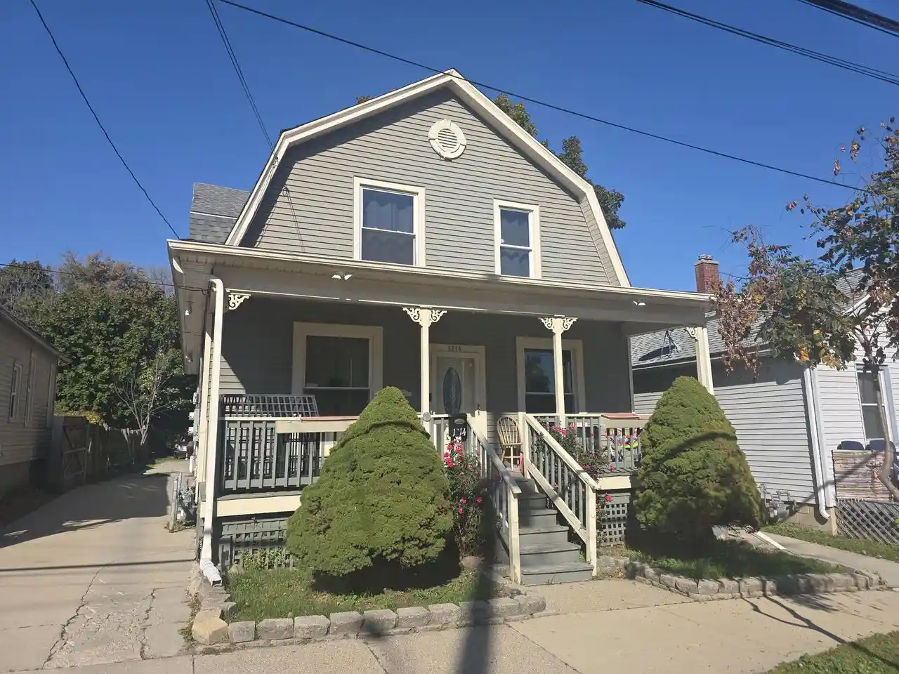 Multi family home for sale at 1214 Hamilton St, Racine, WI 53404 | MLS# 1985801