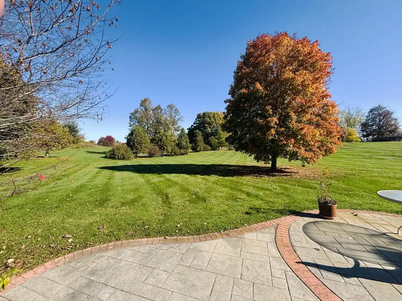 Photo 3 of Single family home for sale at 750 Century Ct, Slinger, WI 53086 | MLS# 1985798 | Listing updated on 2026-10-23