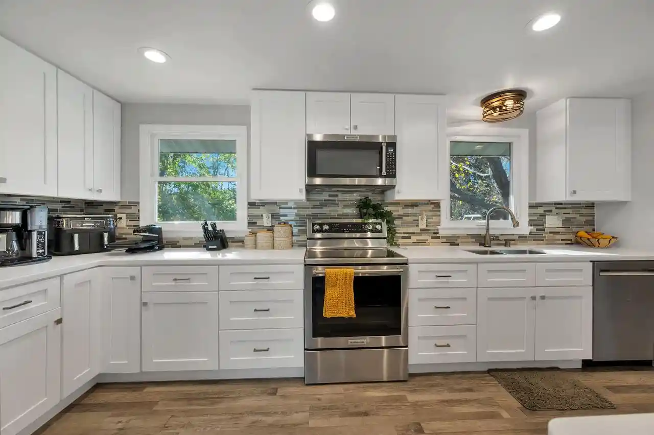 Photo 3 of Single family home for sale at 414 Simonet St, Green Bay, WI 54301 | MLS# 50334792 | Listing updated on 2026-10-22