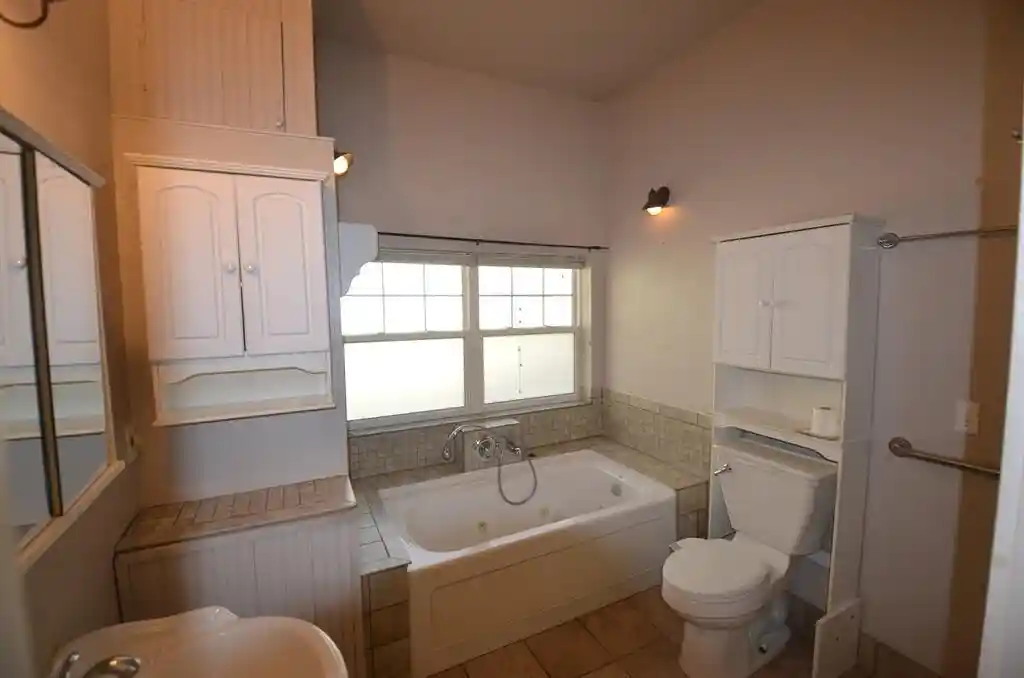 Photo 4 of Single family home for sale at N6768 Lake Dr, Whitewater, WI 53190 | MLS# 1985806 | Listing updated on 2026-10-22