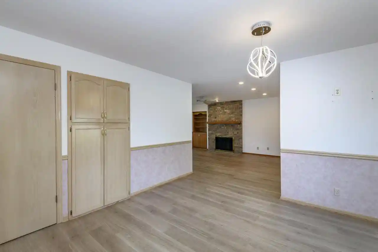 Photo 4 of Single family home for sale at 930 W Laramie Ln, Milwaukee, WI 53217 | MLS# 1985816 | Listing updated on 2026-10-23