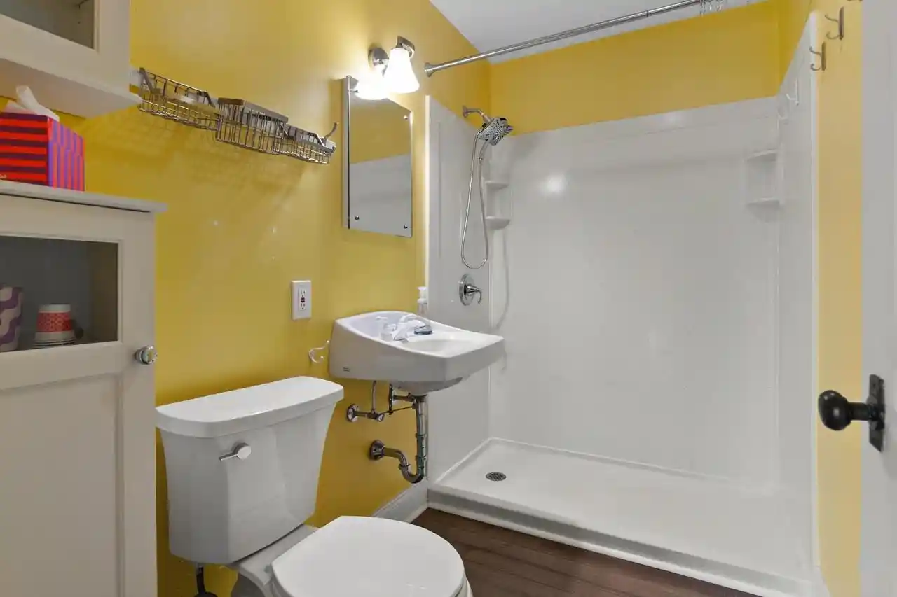 Photo 3 of Single family home for sale at 1525 Russet St, Racine, WI 53405 | MLS# 1985842 | Listing updated on 2026-10-27