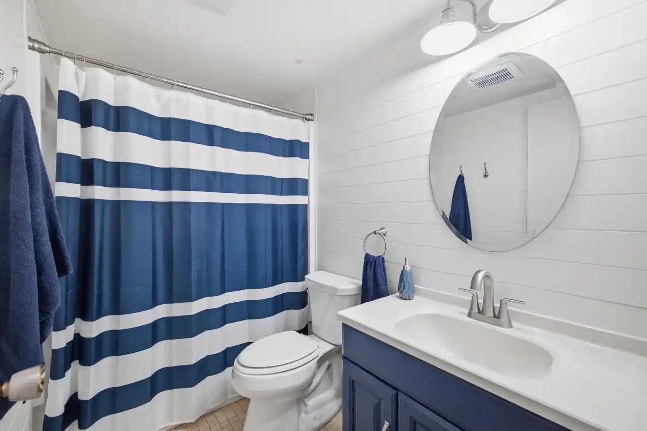 Photo 3 of Single family home for sale at 423 S Spring St, Port Washington, WI 53074 | MLS# 1985875 | Listing updated on 2026-10-23