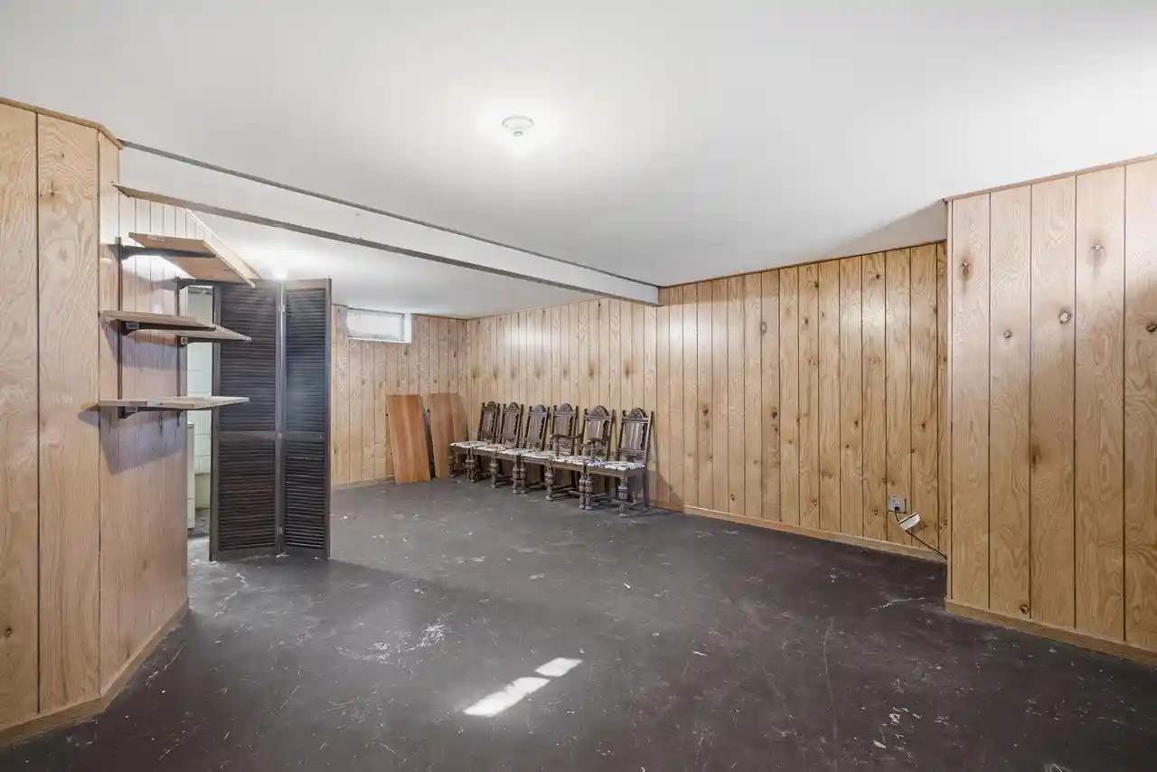 Photo 4 of Single family home for sale at 423 S Spring St, Port Washington, WI 53074 | MLS# 1985875 | Listing updated on 2026-10-23