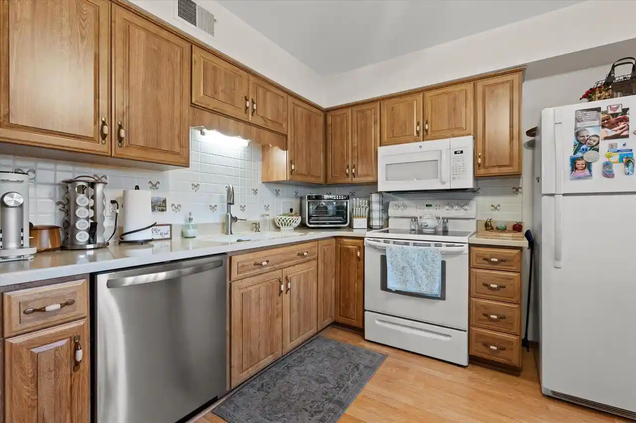Condo for sale at 5166 S King Arthurs Ct, Milwaukee, WI 53221 | MLS# 1985900