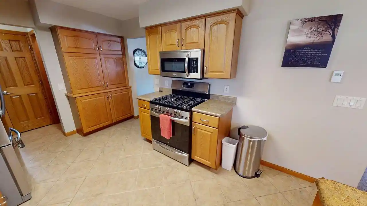 Photo 3 of Single family home for sale at 717 S Sycamore Ave, Marshfield, WI 54449 | MLS# 22605284 | Listing updated on 2026-10-24