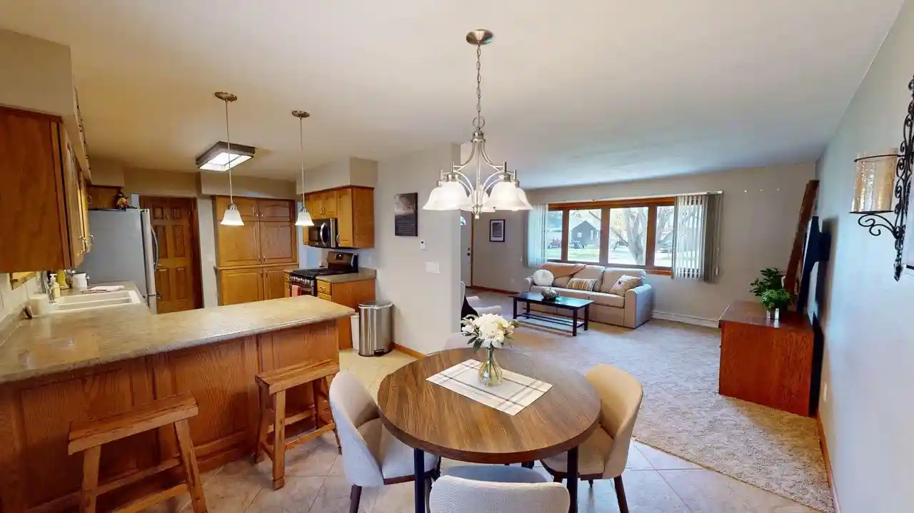 Photo 4 of Single family home for sale at 717 S Sycamore Ave, Marshfield, WI 54449 | MLS# 22605284 | Listing updated on 2026-10-24