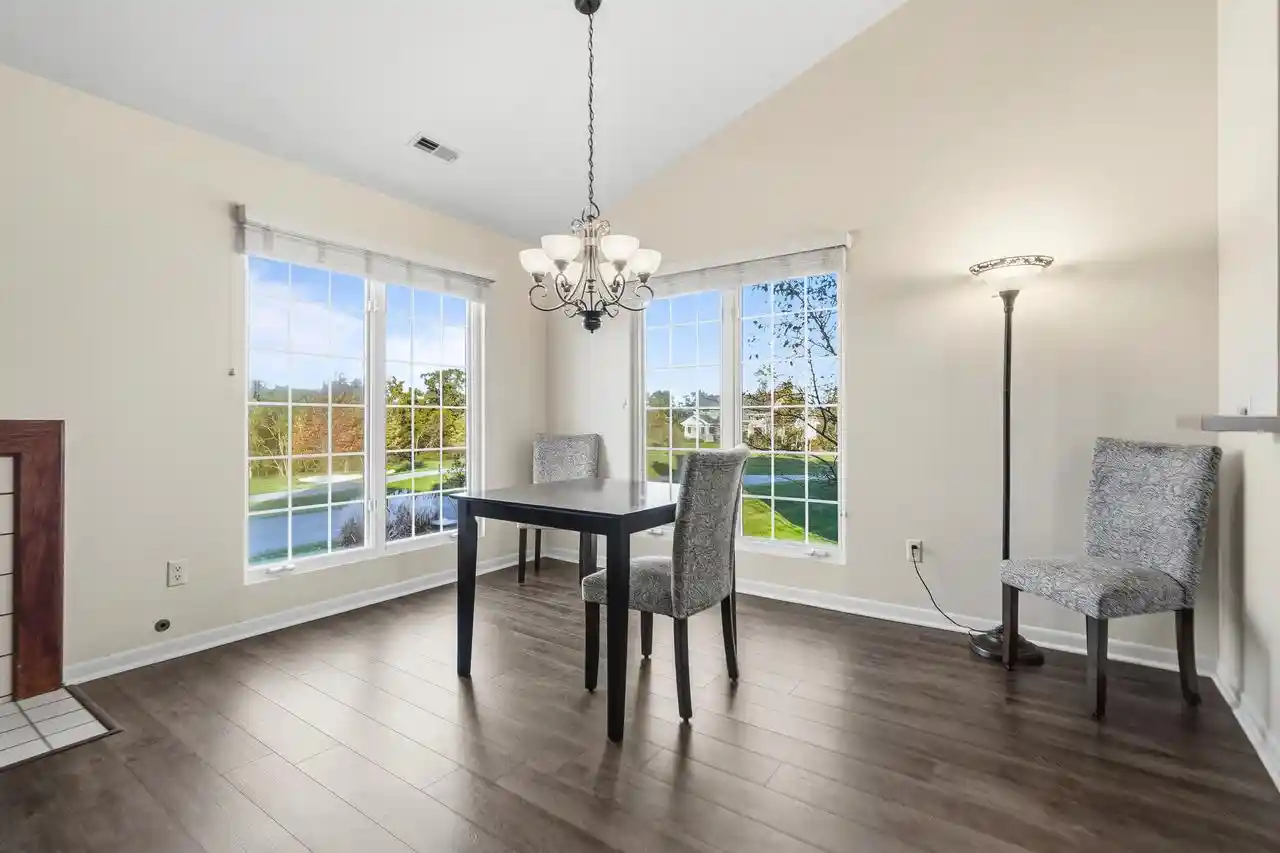 Listing Photo 5 - Condo for sale in building located at 1056 Lakeland Wy, Lake Geneva, WI 53147 - Unit #9-59