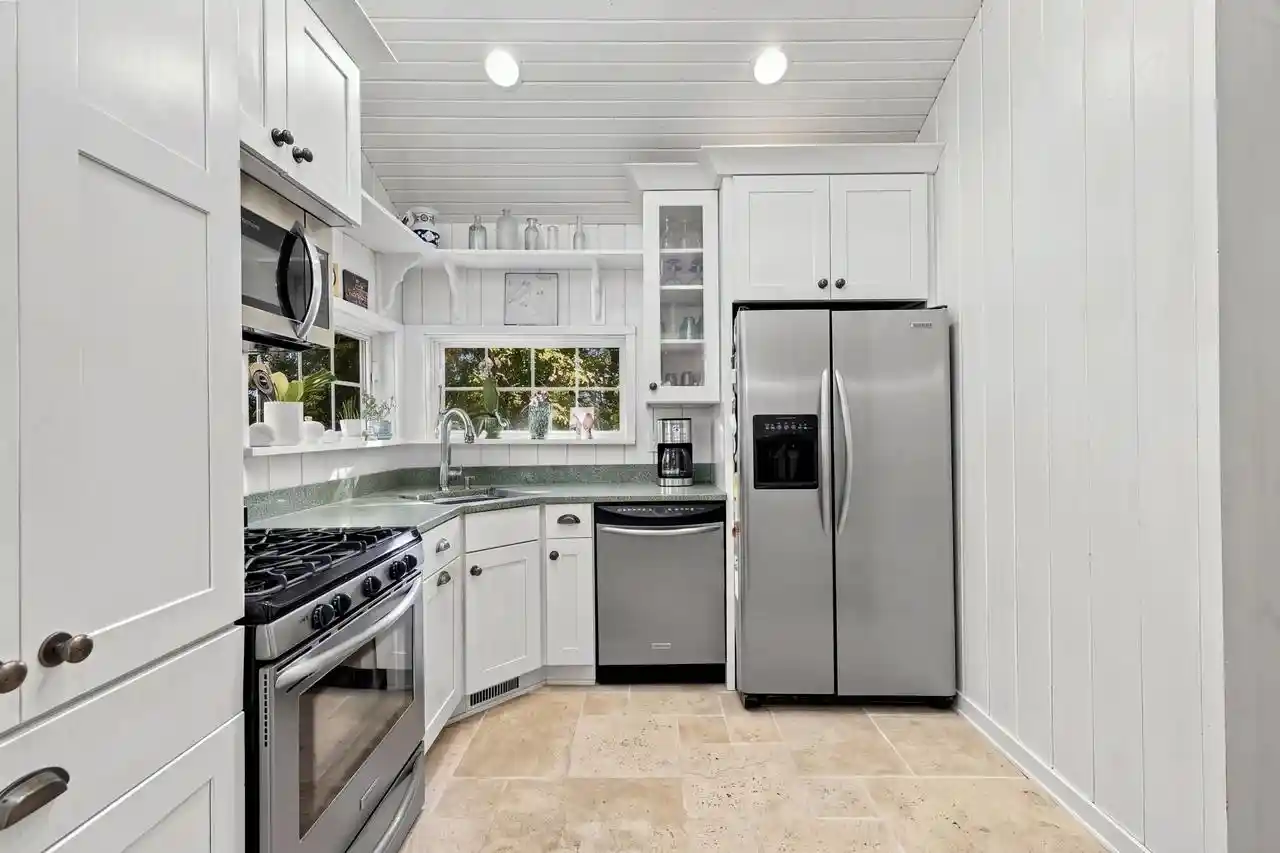 Photo 4 of Single family home for sale at 83 Upper Loch Vista Dr, Williams Bay, WI 53191 | MLS# 1985964 | Listing updated on 2026-10-26