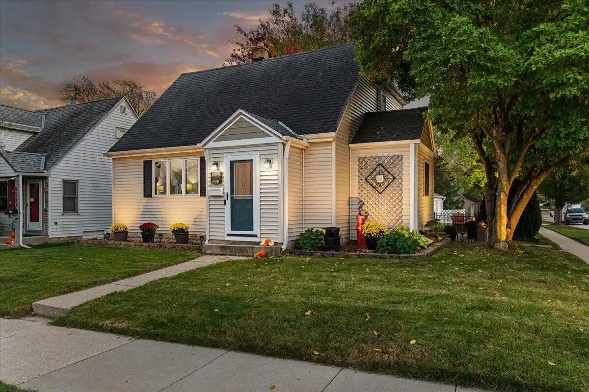 Photo 1 of Single family home for sale at 8543 W Cleveland Ave, West Allis, WI 53227 | MLS# 1985972 | Listing updated on 2026-10-29