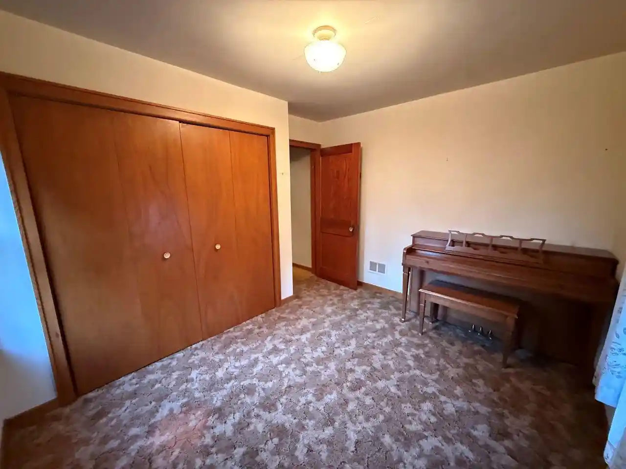 Photo 3 of Single family home for sale at 710 NE 3rd Street, Marion, WI 54950 | MLS# 50334832 | Listing updated on 2026-10-28