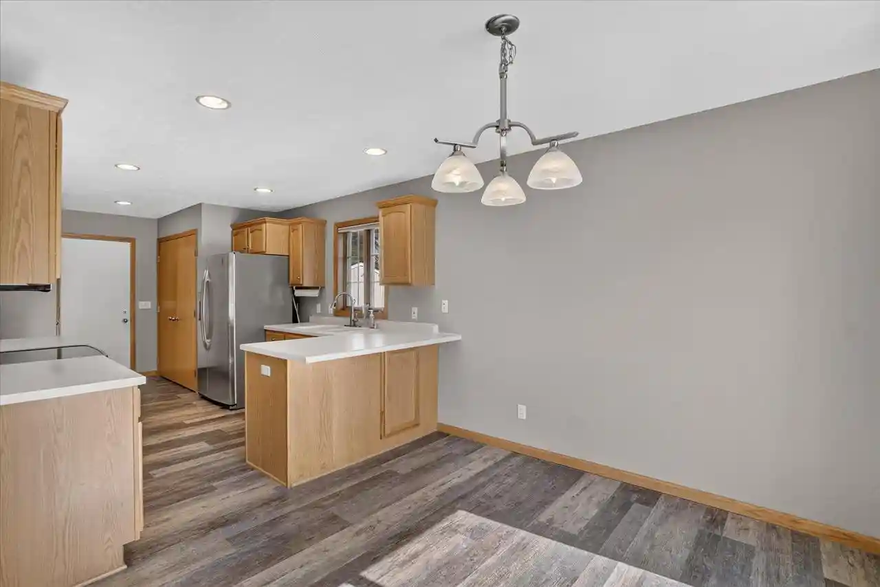 Photo 4 of Single family home for sale at 3928 Windwood Dr, Janesville, WI 53546 | MLS# 2035229 | Listing updated on 2026-10-23