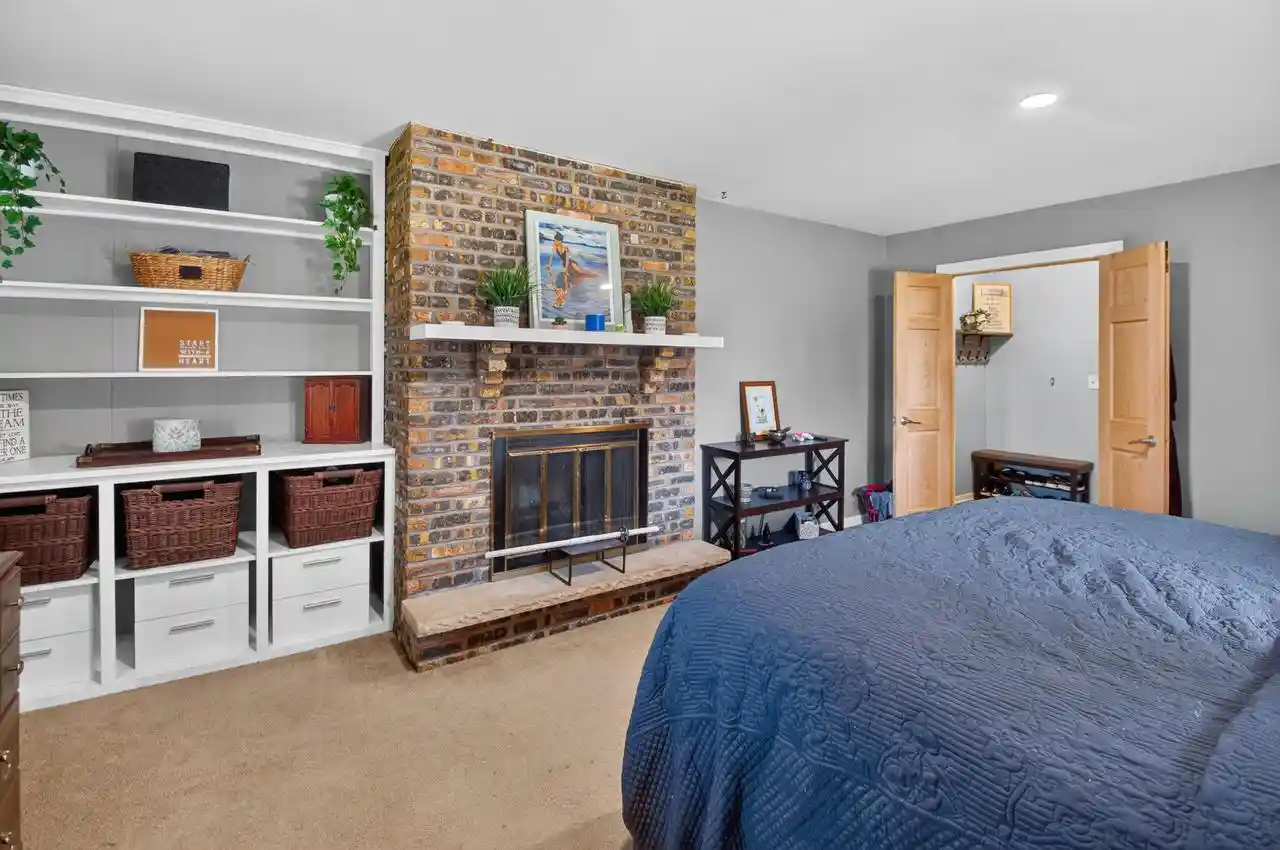 Photo 1 of Single family home for sale at 4919 55th Street, Kenosha, WI 53144 | MLS# 1985976 | Listing updated on 2026-10-26