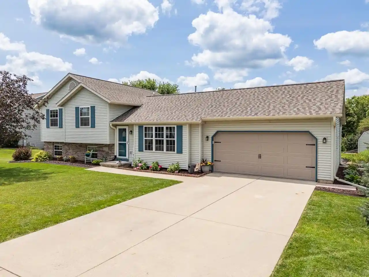 Single family home for sale at 1011 Eagle Ln, Poynette, WI 53955 | MLS# 2035232