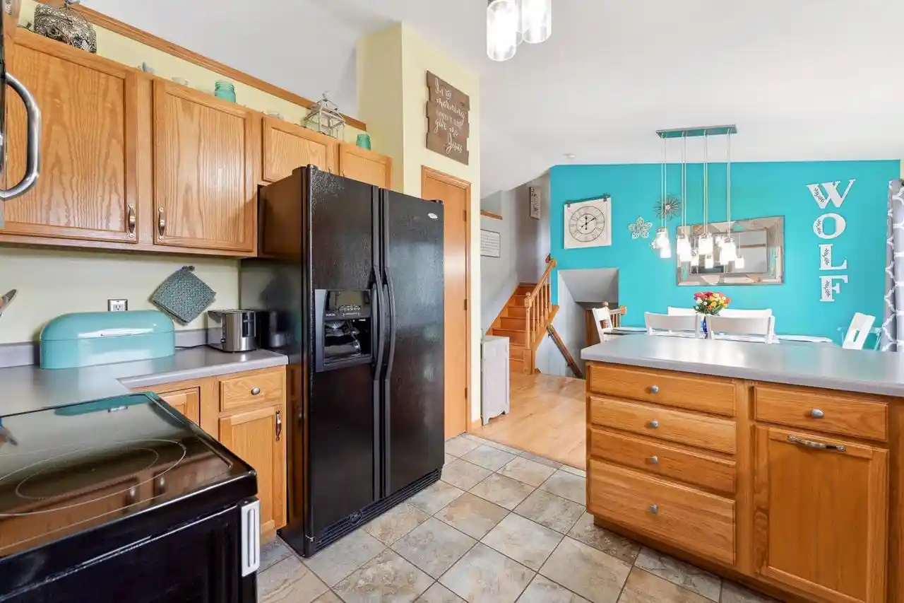 Photo 2 of Single family home for sale at 1011 Eagle Ln, Poynette, WI 53955 | MLS# 2035232 | Listing updated on 2026-10-23