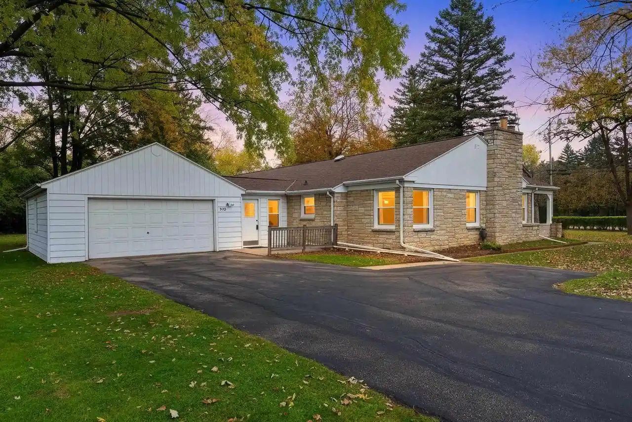 Photo 1 of Single family home for sale at 1636 Lost Dauphin Rd, De Pere, WI 54115 | MLS# 50334827 | Listing updated on 2026-10-23