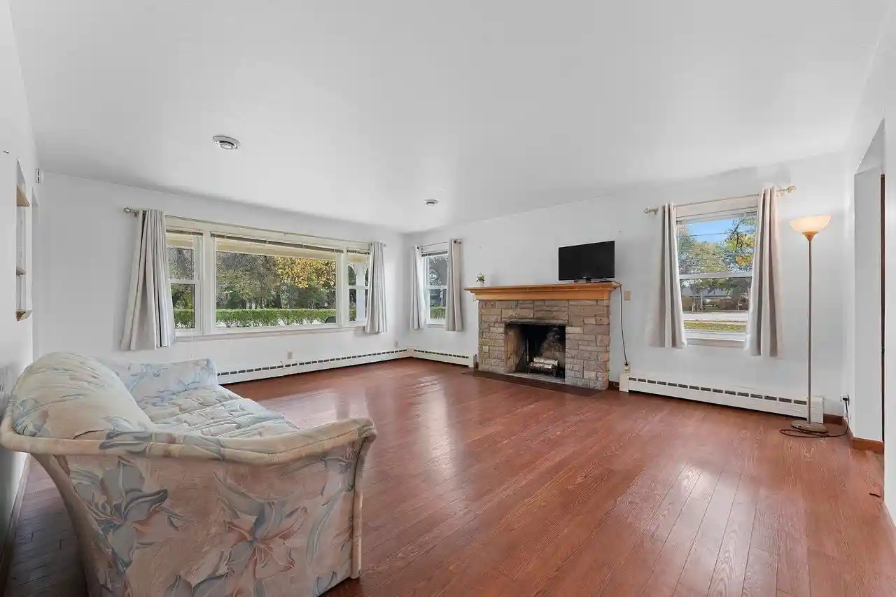 Photo 1 of Single family home for sale at 1636 Lost Dauphin Rd, De Pere, WI 54115 | MLS# 50334827 | Listing updated on 2026-10-23