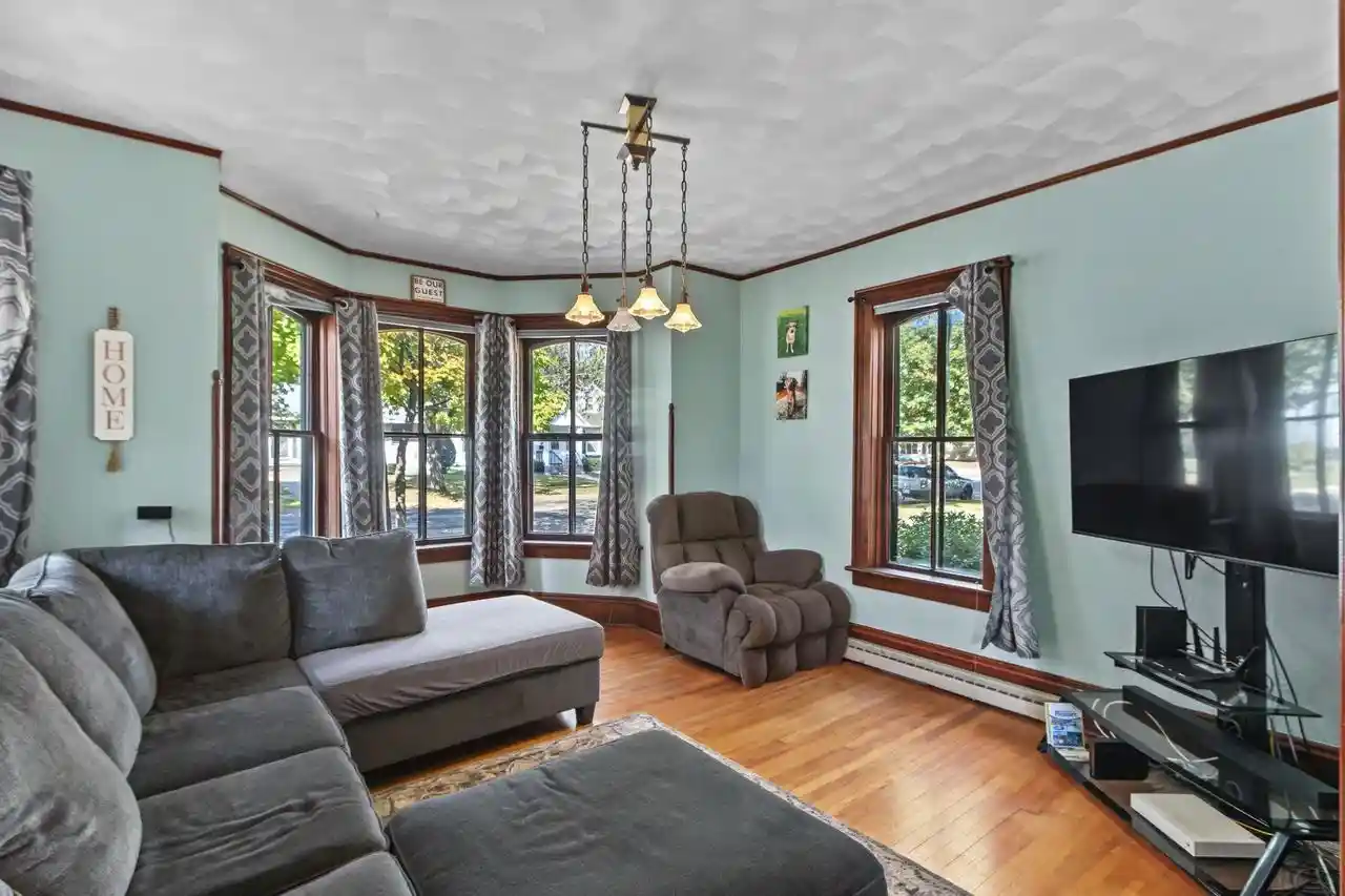 Photo 2 of Single family home for sale at 222 E Franklin St, Portage, WI 53901 | MLS# 2035234 | Listing updated on 2026-10-23