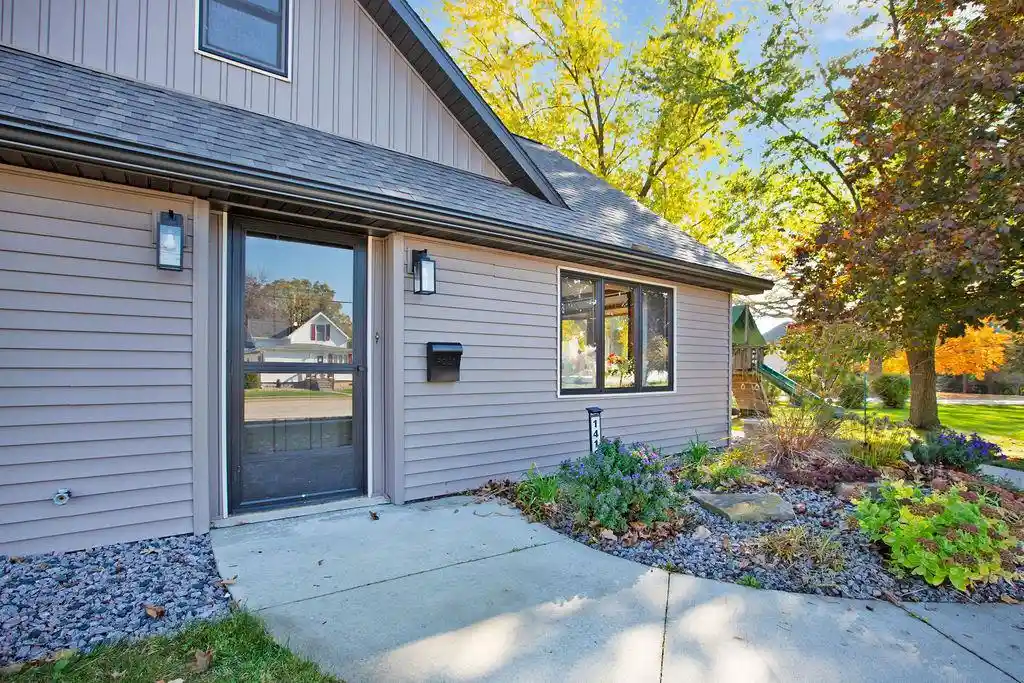 Photo 1 of Single family home for sale at 1410 Green Bay Rd, Kaukauna, WI 54130 | MLS# 50334835 | Listing updated on 2026-10-28