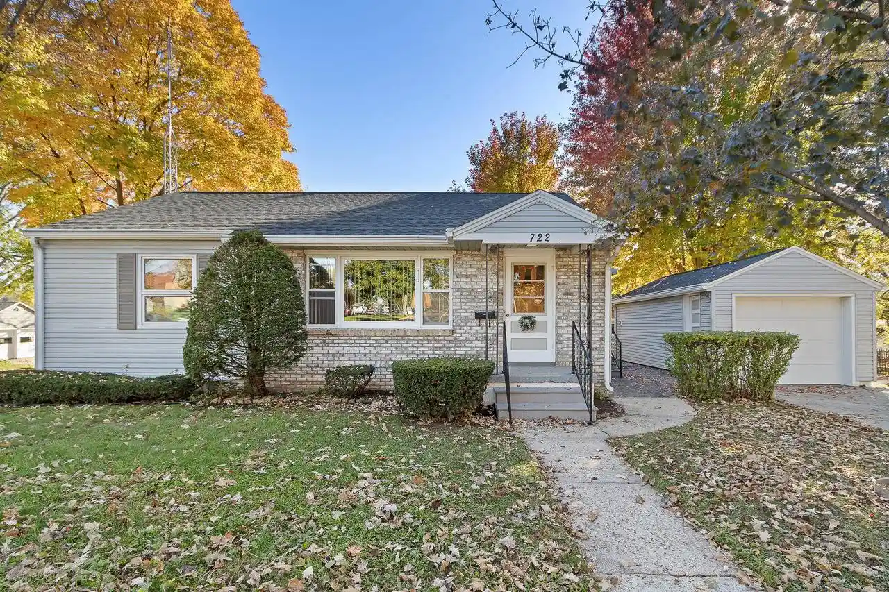 Photo 1 of Single family home for sale at 722 8th Street, Baraboo, WI 53913 | MLS# 2035245 | Listing updated on 2026-10-26