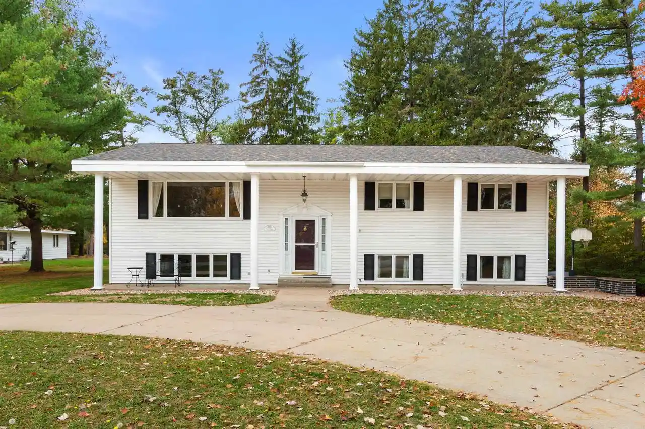 Photo 1 of Single family home for sale at 3610 Cliff St, Wisconsin Rapids, WI 54494 | MLS# 22605300 | Listing updated on 2026-10-28
