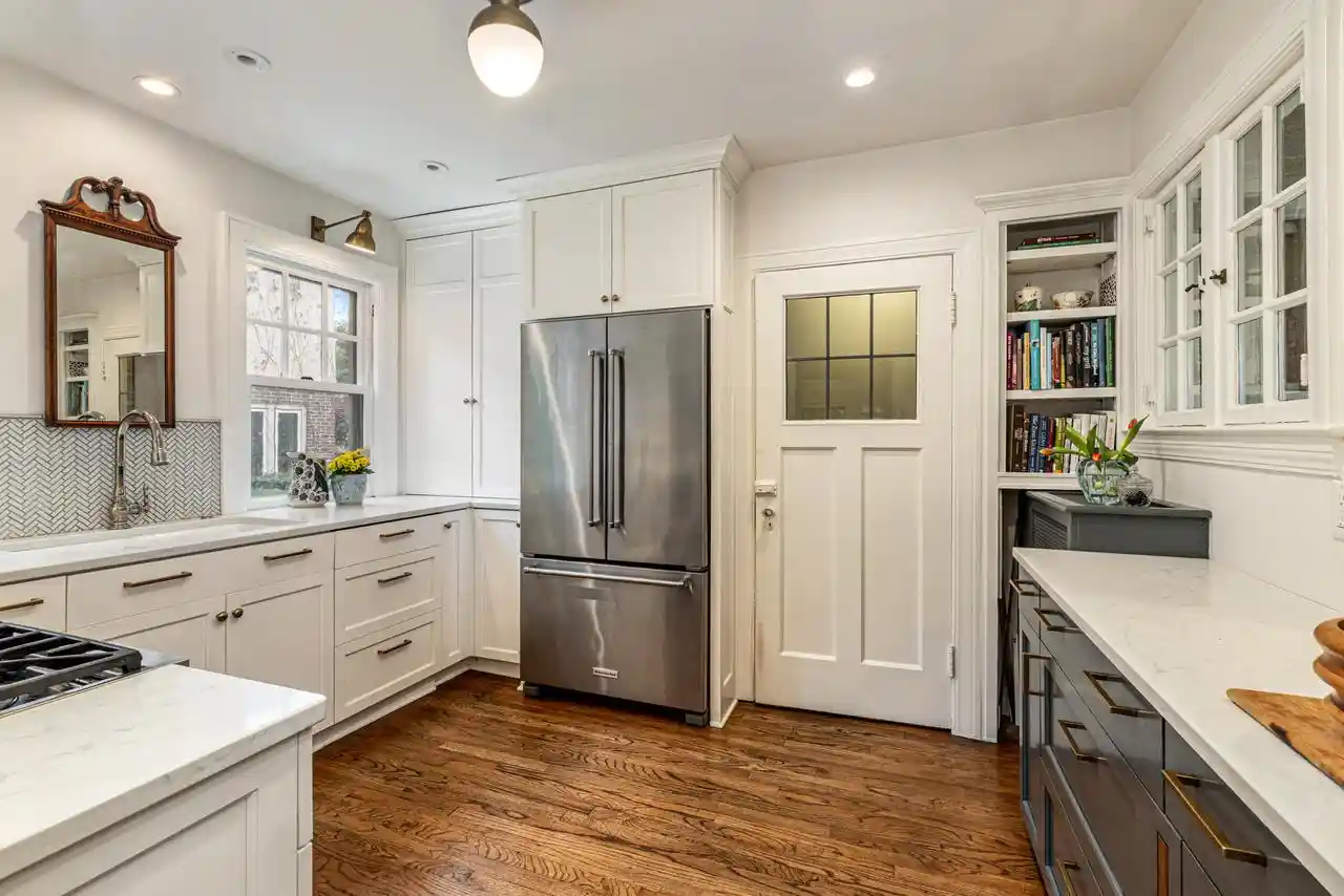 Photo 3 of Single family home for sale at 3482 N Summit Ave, Milwaukee, WI 53211 | MLS# 1986007 | Listing updated on 2026-10-29