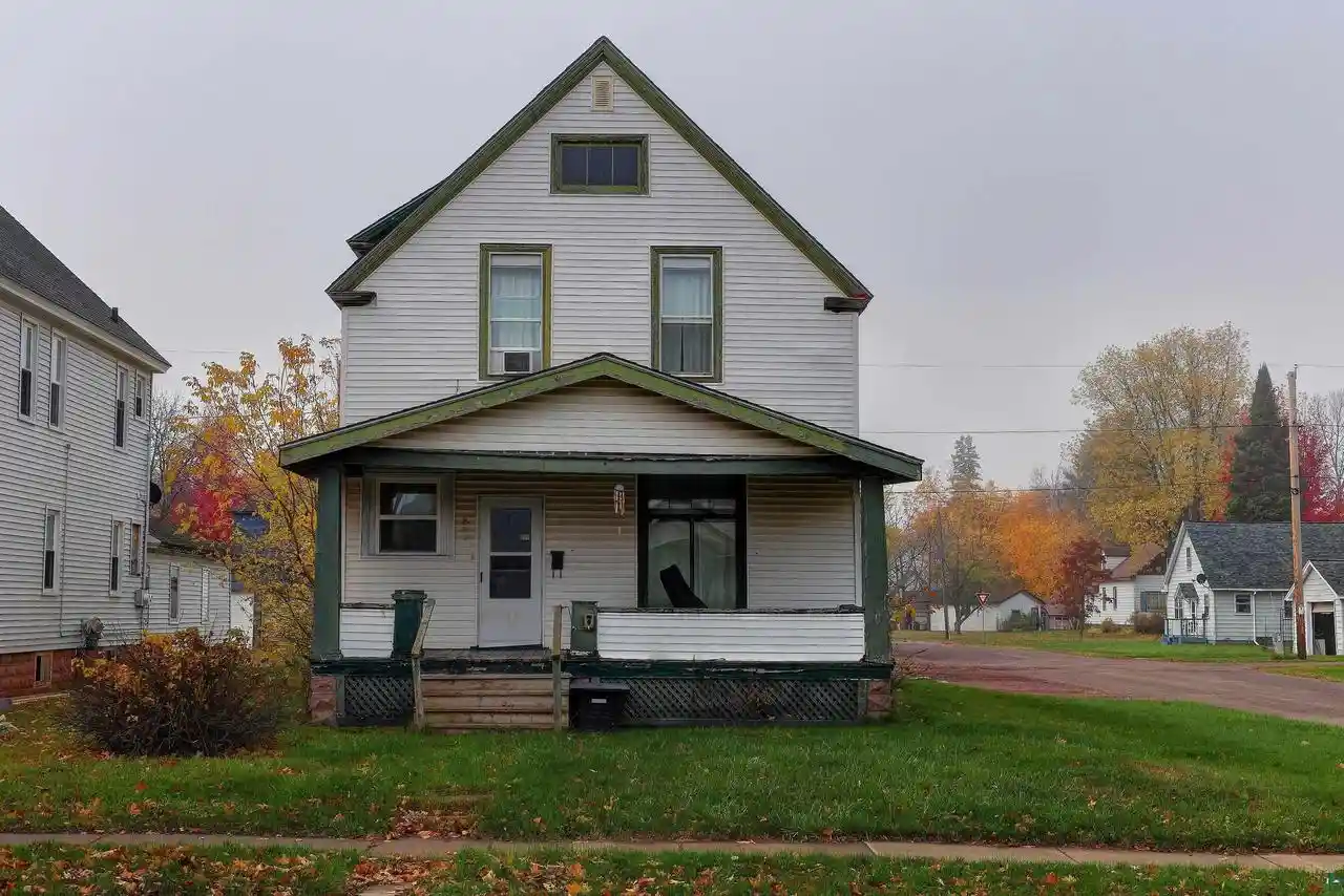 Photo 1 of Single family home for sale at 801 Vaughn Ave, Ashland, WI 54806 | MLS# 6128637 | Listing updated on 2026-10-23