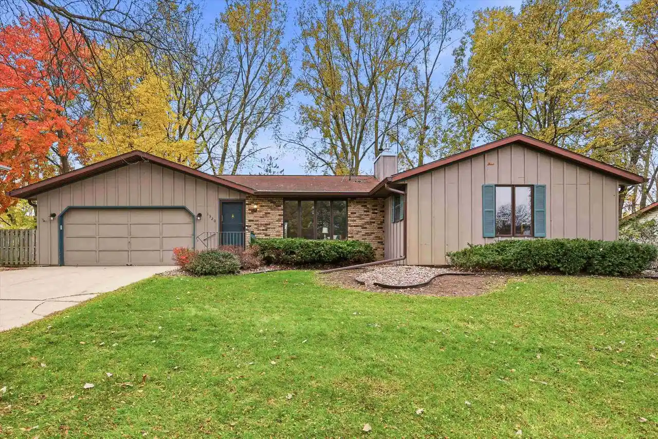Photo 1 of Single family home for sale at 1320 Oasis Dr, Green Bay, WI 54313 | MLS# 50334860 | Listing updated on 2026-10-26