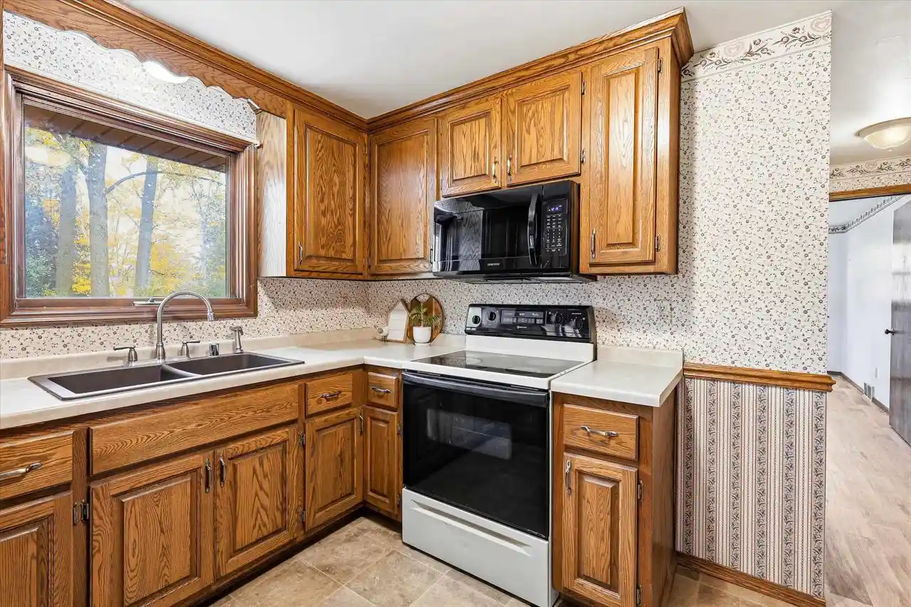 Photo 1 of Single family home for sale at 1320 Oasis Dr, Green Bay, WI 54313 | MLS# 50334860 | Listing updated on 2026-10-26