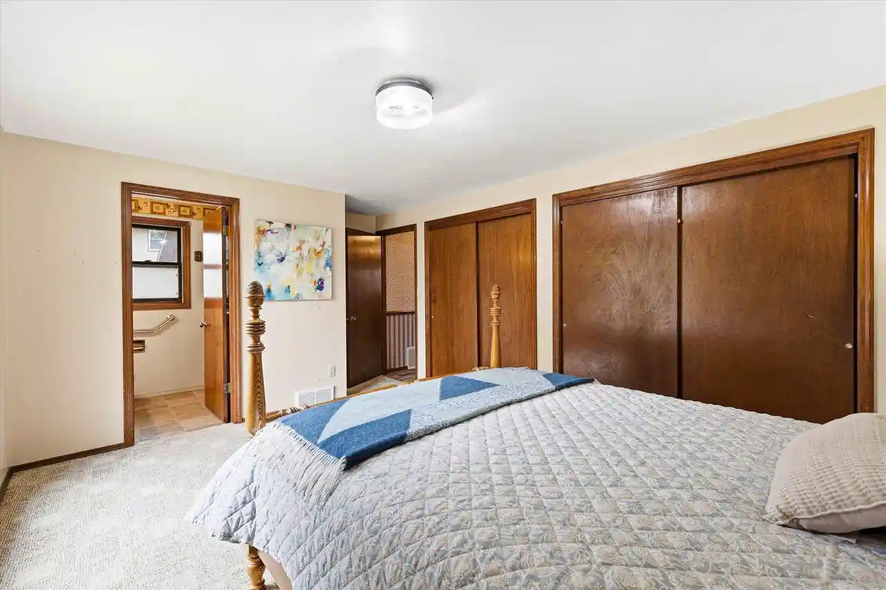 Photo 3 of Single family home for sale at 1320 Oasis Dr, Green Bay, WI 54313 | MLS# 50334860 | Listing updated on 2026-10-26