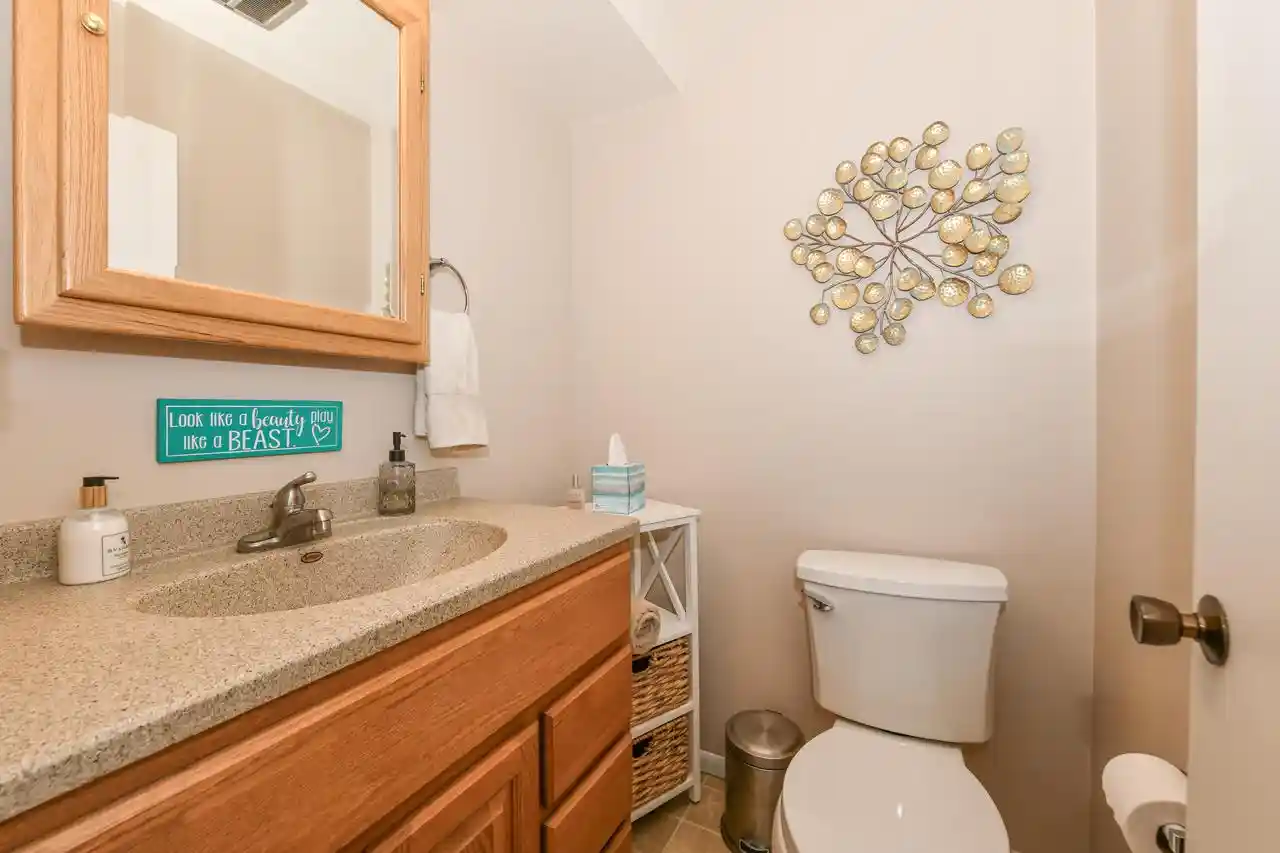 Listing Photo 4 - Condo for sale in building located at 3943 W College Ave, Milwaukee, WI 53221