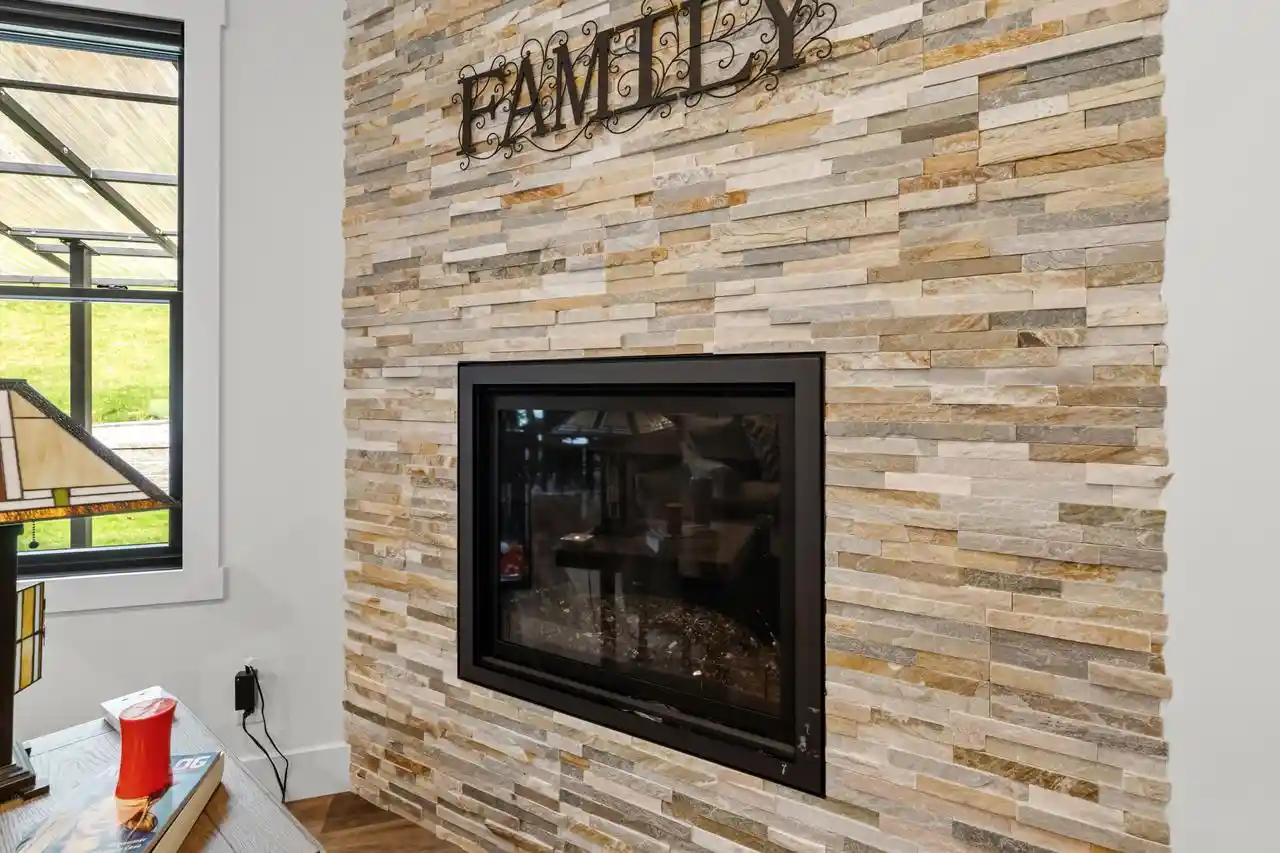 Photo 2 of Single family home for sale at 424 Valley Oaks Dr, Winona, MN 55987 | MLS# 1986021 | Listing updated on 2026-10-30
