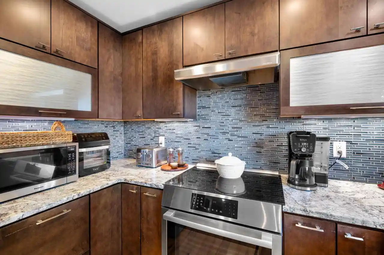 Photo 4 of Single family home for sale at W288n8053 Park Dr, Hartland, WI 53029 | MLS# 1986039 | Listing updated on 2026-10-24