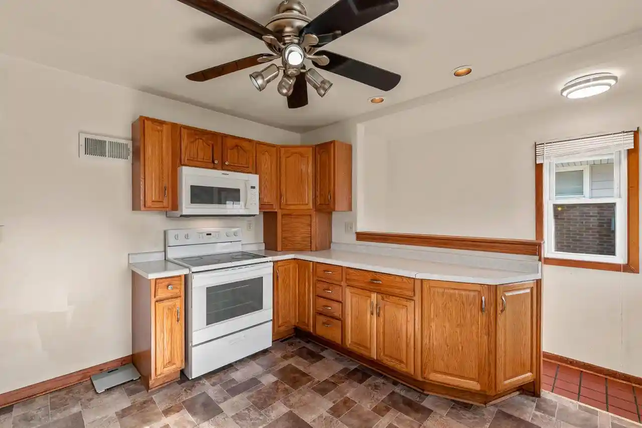 Photo 1 of Single family home for sale at 4901 W Howard Ave, Milwaukee, WI 53220 | MLS# 1986053 | Listing updated on 2026-10-23