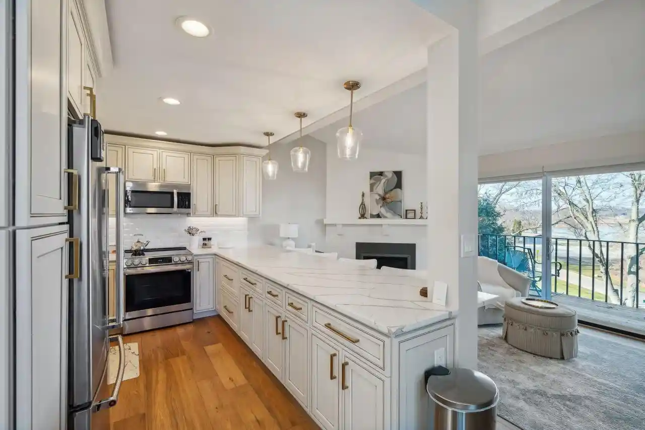 Listing Photo 1 - Condo for sale in building located at 34 Lausanne Ct, Lake Geneva, WI 53147 - Unit #2
