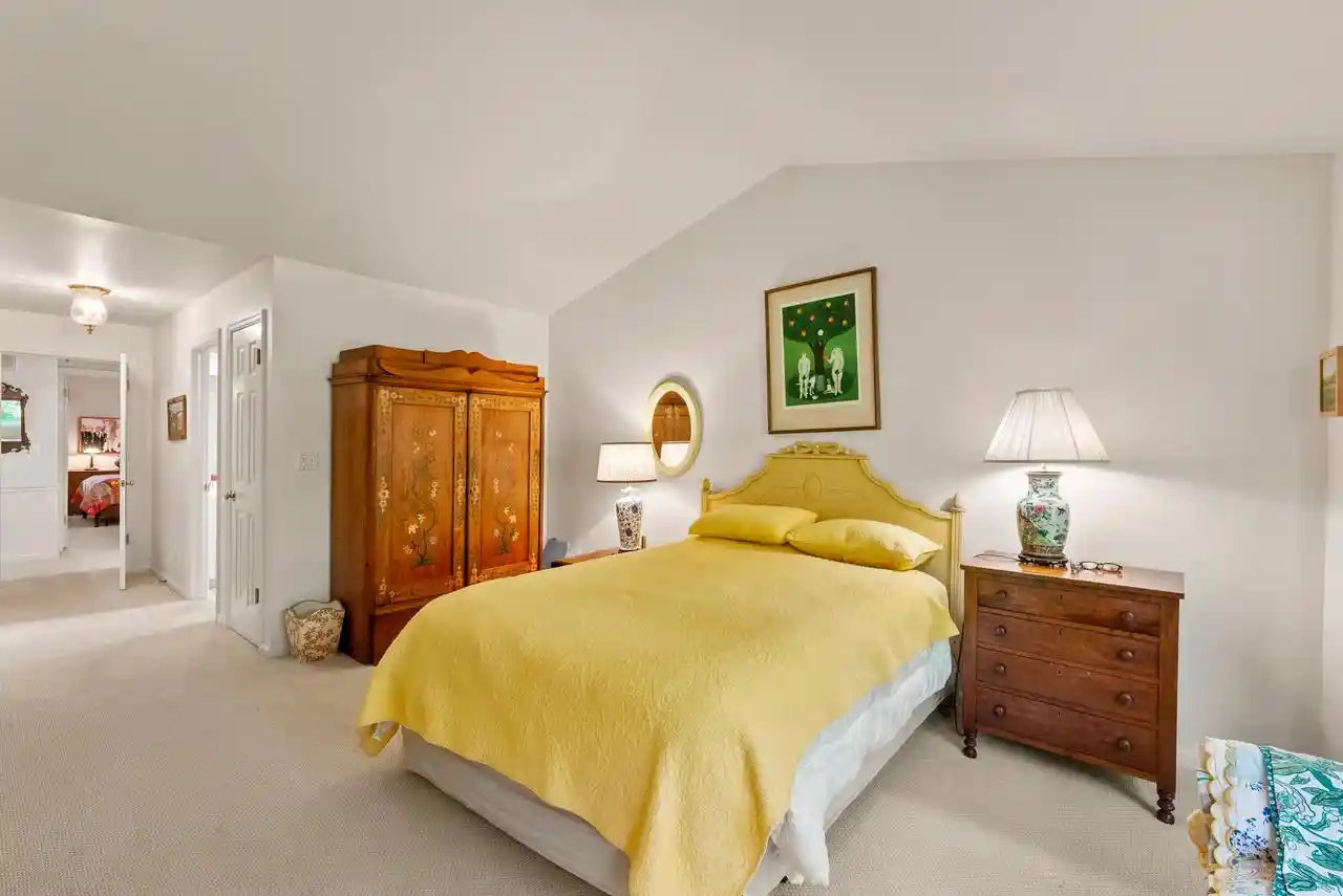 Photo 3 of Condo for sale at 1410 W Westport Cir, Mequon, WI 53092 | MLS# 1986087 | Listing updated on 2026-10-28