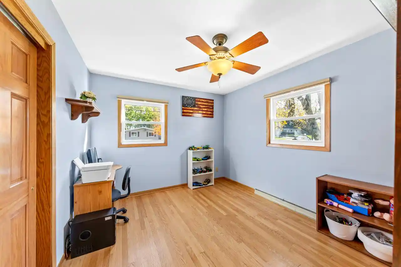 Photo 4 of Single family home for sale at 1900 Wealthy St, Waukesha, WI 53188 | MLS# 1986091 | Listing updated on 2026-10-29