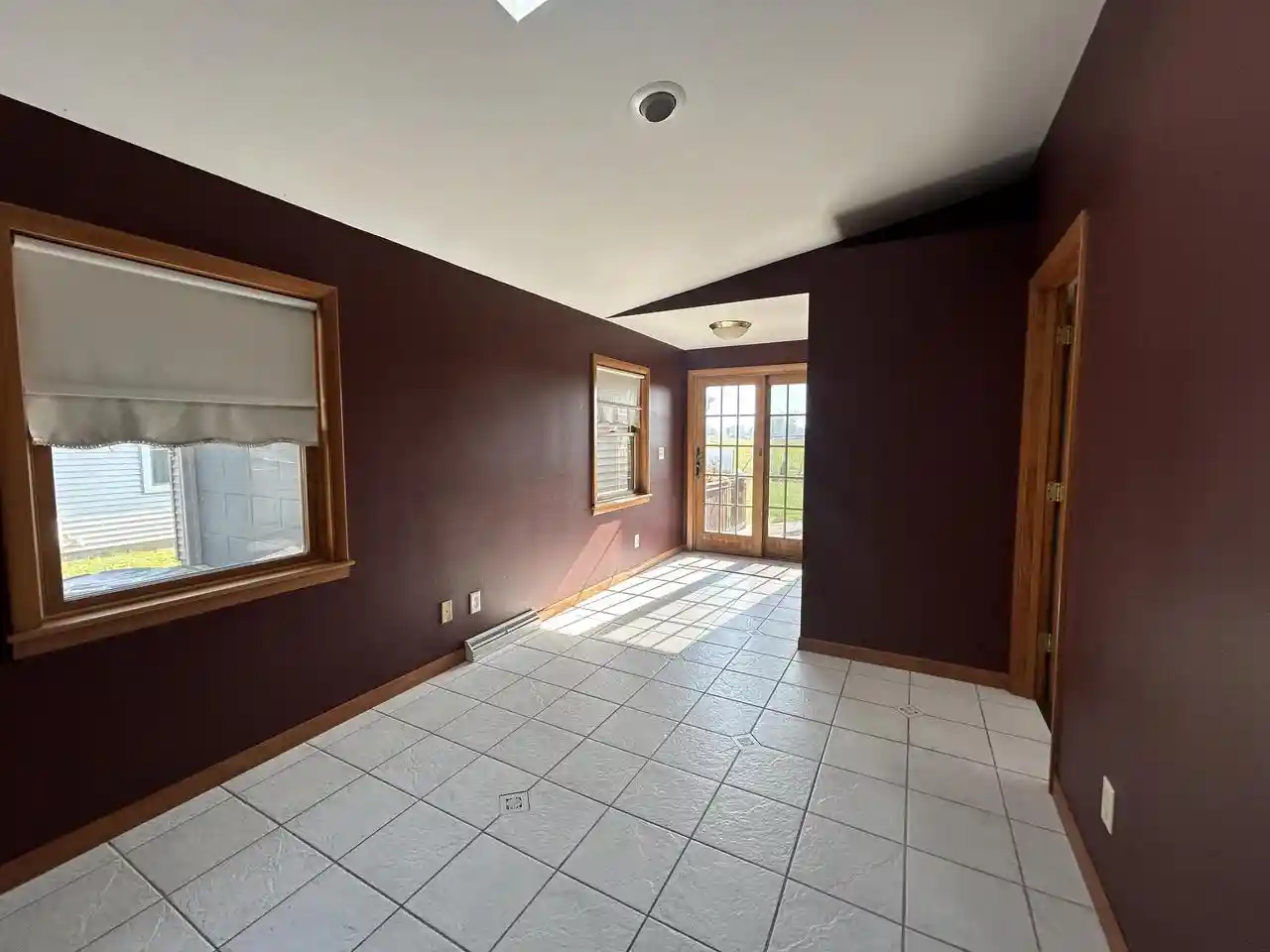 Photo 2 of Single family home for sale at 715 E Linden Ave, Manitowoc, WI 54220 | MLS# 1986097 | Listing updated on 2026-10-27