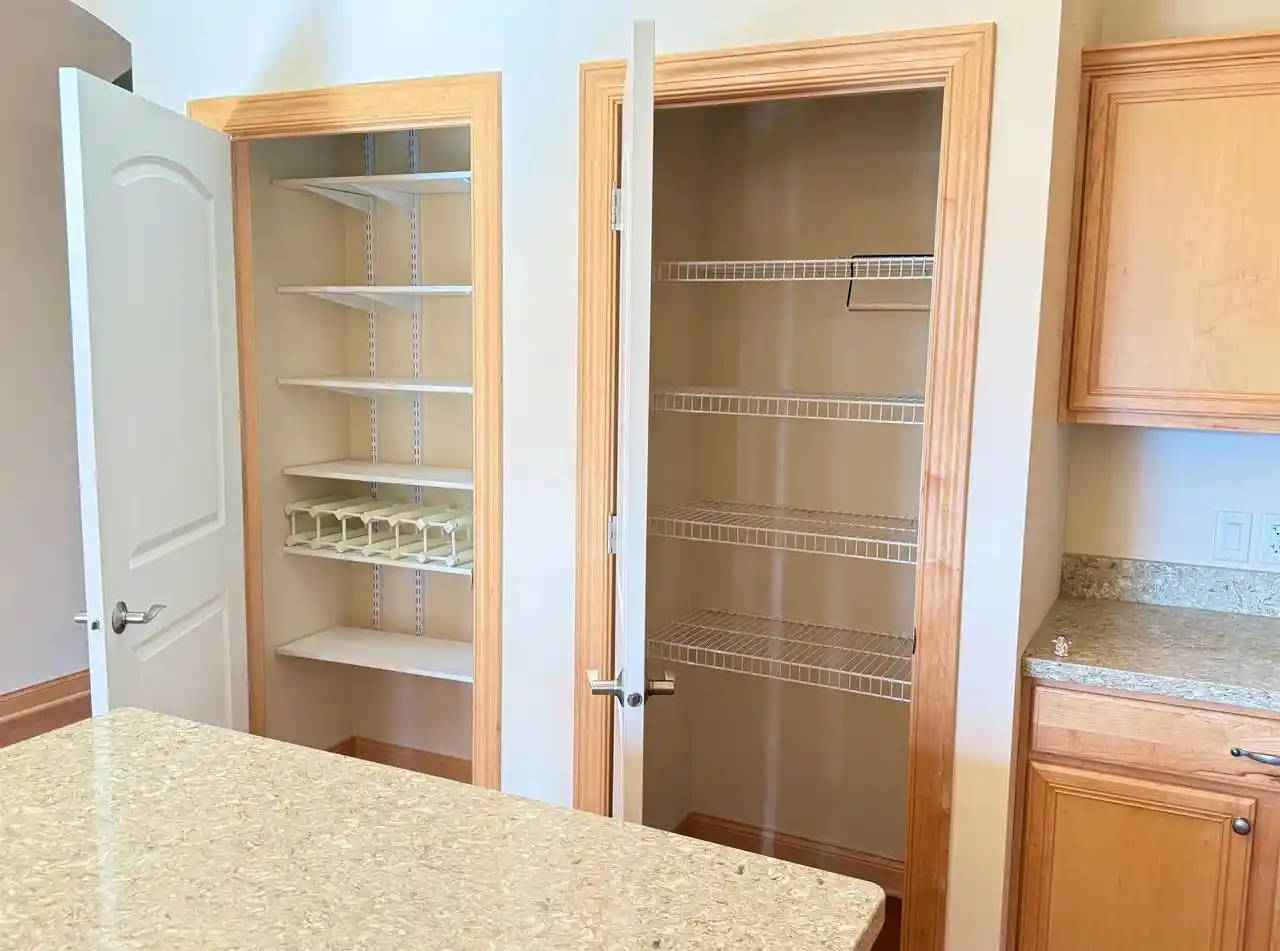 Photo 3 of Single family home for sale at 2475 E Glenhurst Ln, Appleton, WI 54913 | MLS# 50334877 | Listing updated on 2026-10-28