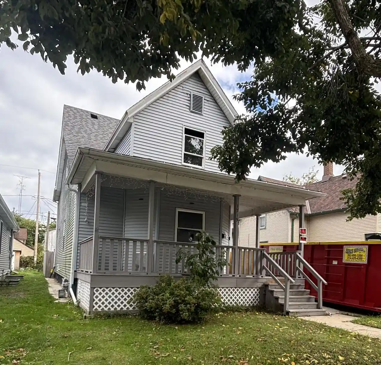 Photo 2 of Single family home for sale at 1719 Center St, Racine, WI 53403 | MLS# 1986142 | Listing updated on 2026-10-29