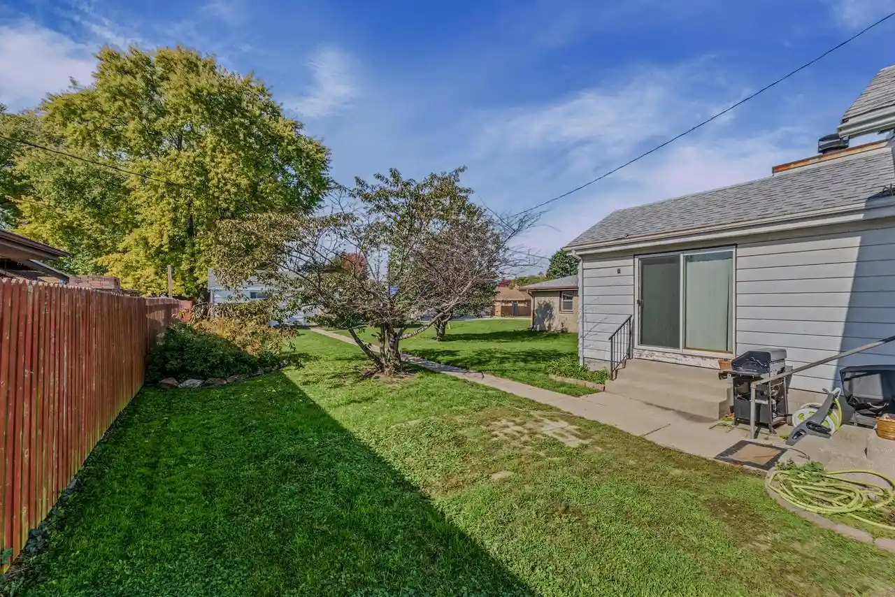 Photo 4 of Single family home for sale at 4303 S Nicholson Ave, Saint Francis, WI 53235 | MLS# 1986162 | Listing updated on 2026-10-26
