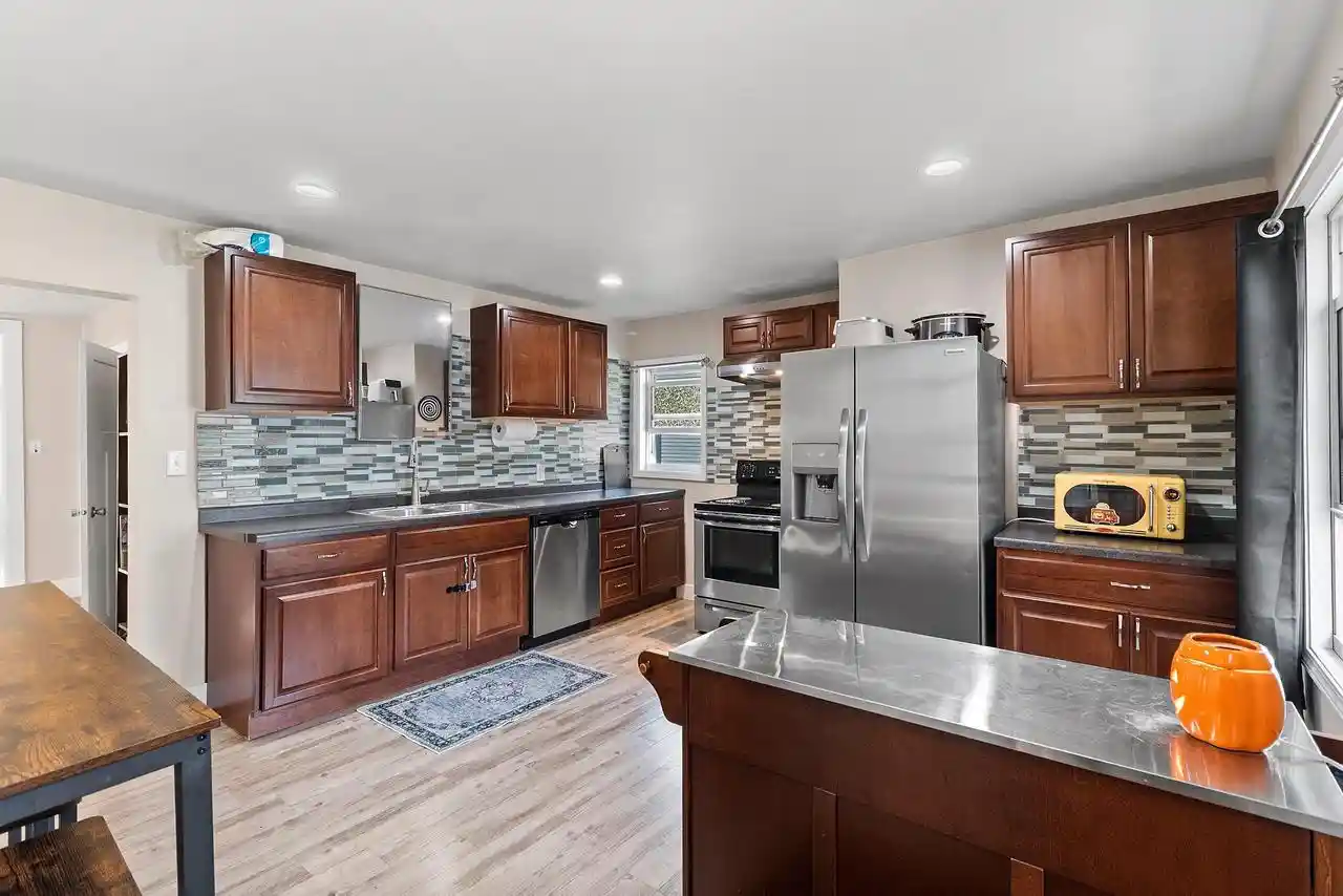 Photo 4 of Single family home for sale at 202 N Superior St, De Pere, WI 54115 | MLS# 50334885 | Listing updated on 2026-10-29