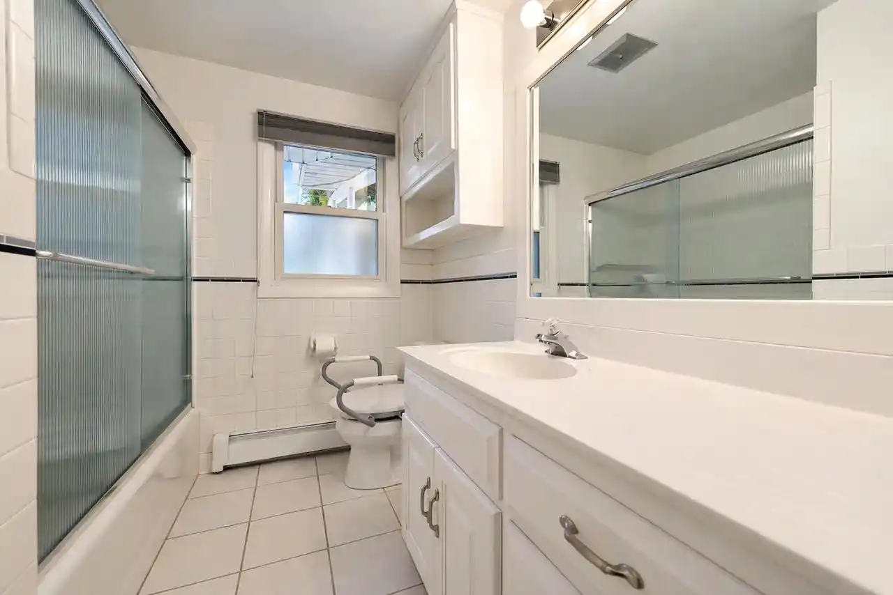 Photo 4 of Single family home for sale at 463 St Bernard Dr, Green Bay, WI 54302 | MLS# 50334891 | Listing updated on 2026-10-28