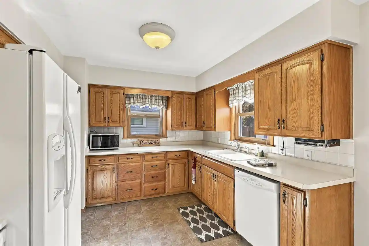 Photo 2 of Single family home for sale at 1125 E Frances St, Appleton, WI 54911 | MLS# 50334898 | Listing updated on 2026-10-28