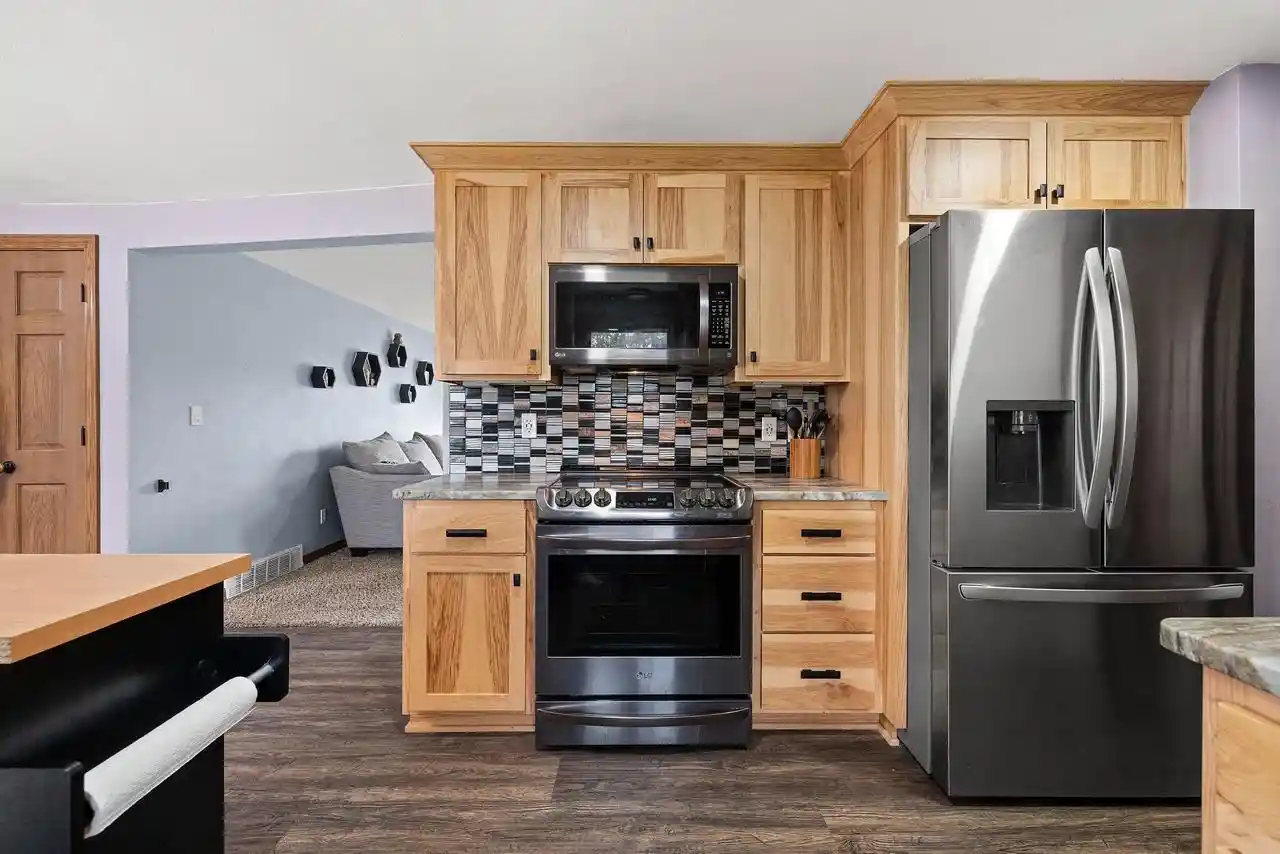 Photo 4 of Single family home for sale at 2222 Barberry Ln, Green Bay, WI 54304 | MLS# 50334899 | Listing updated on 2026-10-27