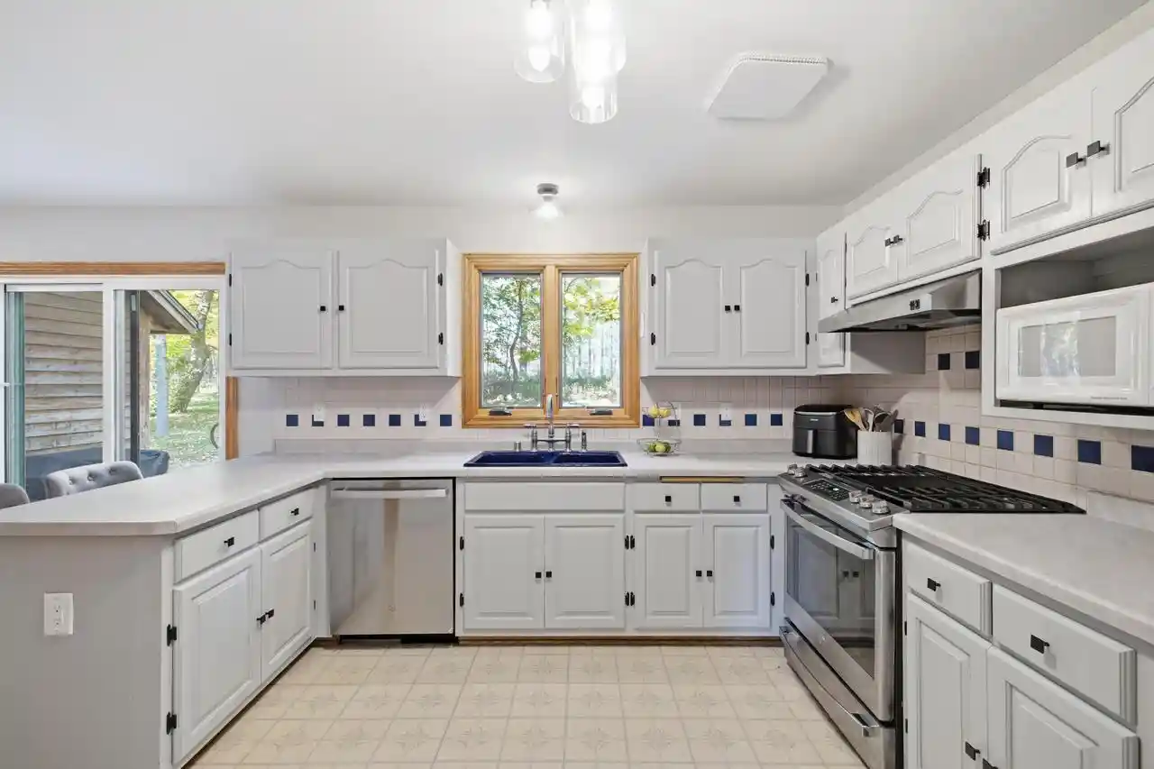 Photo 4 of Single family home for sale at N64w33734 Lakeview Dr, Oconomowoc, WI 53066 | MLS# 1986190 | Listing updated on 2026-10-29